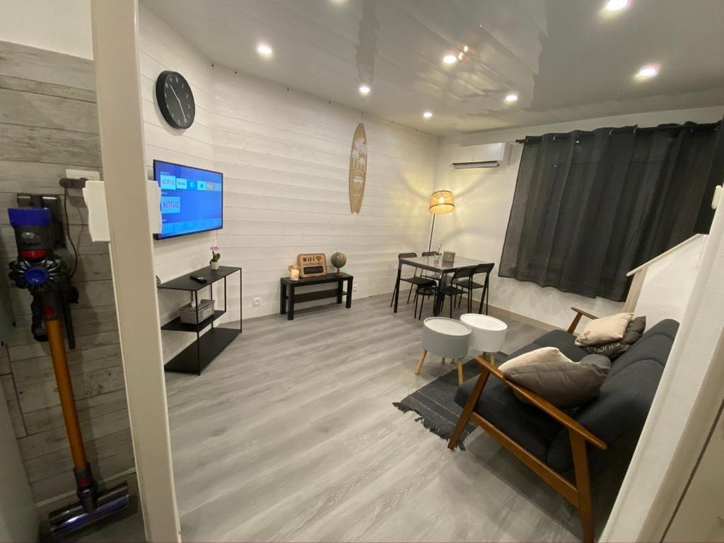 Le Pasteur Apartment Моншанан Екстериор снимка