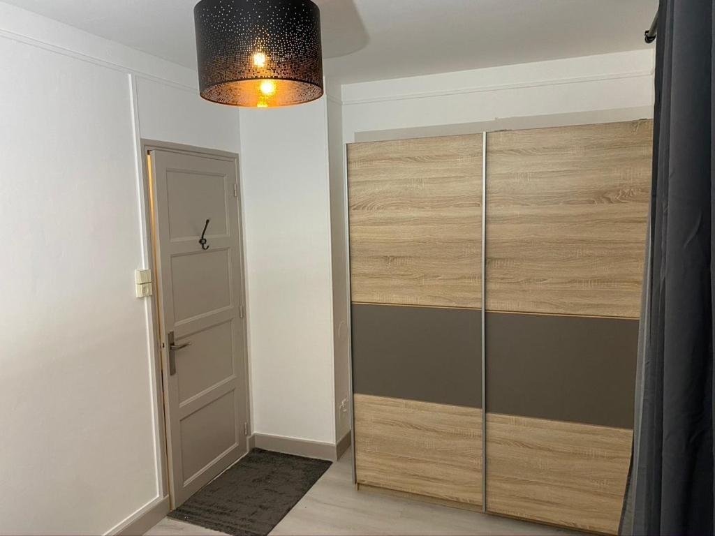 Le Pasteur Apartment Моншанан Екстериор снимка